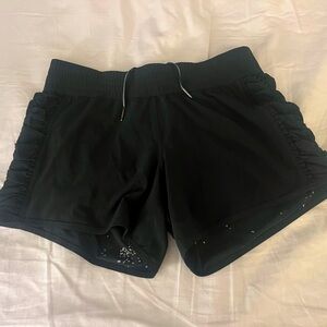 Lululemon size 6 shorts